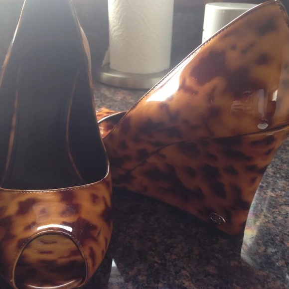 Gucci tortoise shoes 9.5 - Picture 2 of 5